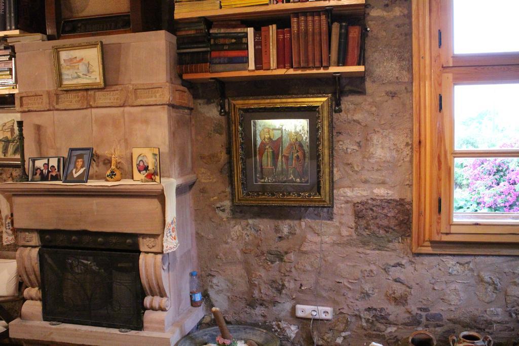 Stone House With Garden In Cunda/Ayvalik Villa Room photo
